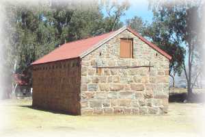 Old barn at Rooihuiskraal